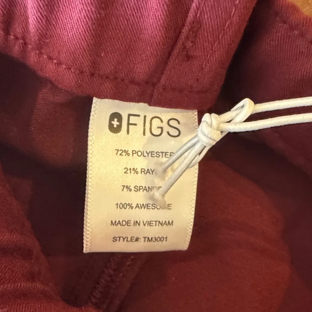 Figs NWT Men’s Cairo Cargo Workwear Maroon Scrub Pants